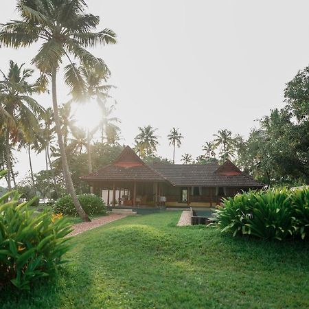 Vismaya Lake Heritage Turavūr Exterior foto